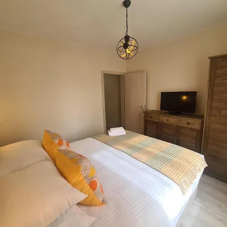 Sea Dreams Yellow Submarine Aparthotel *