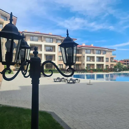 Sea Dreams Yellow Submarine Aparthotel Sveti Vlas