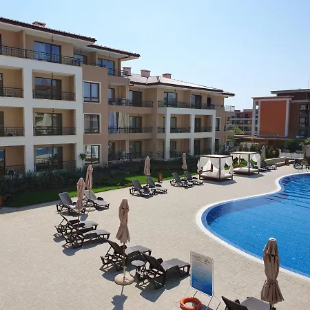 Sea Dreams Yellow Submarine Aparthotel Sveti Vlas