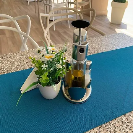 Apart Otel Sea Dreams Yellow Submarine Sveti Vlas